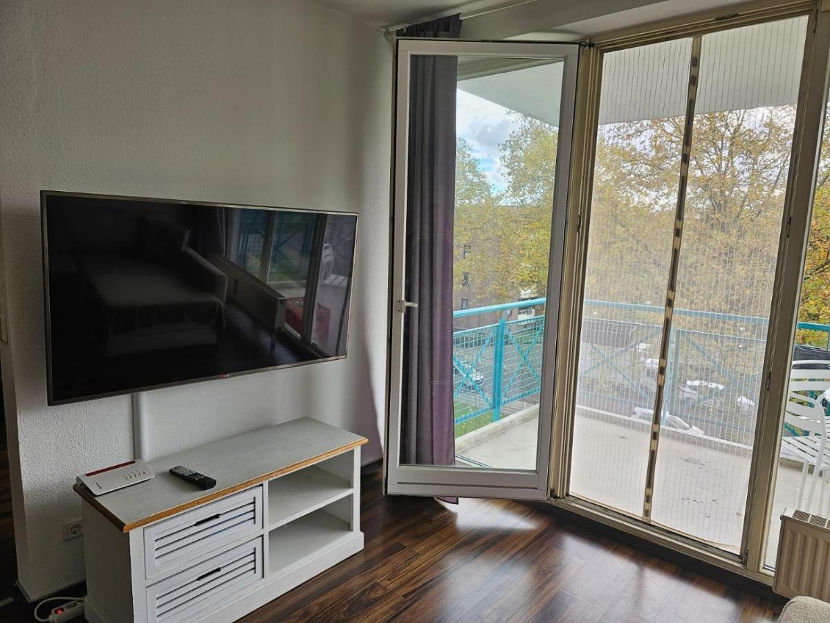 Uebernachten Sie Im Wunderschoenen Weiden Apartment Кьолн Екстериор снимка