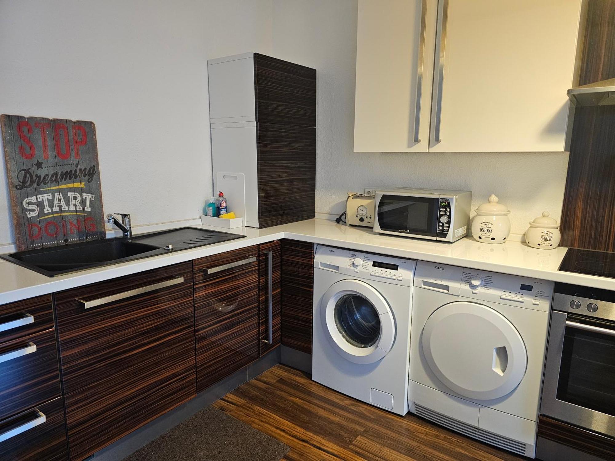 Uebernachten Sie Im Wunderschoenen Weiden Apartment Кьолн Екстериор снимка